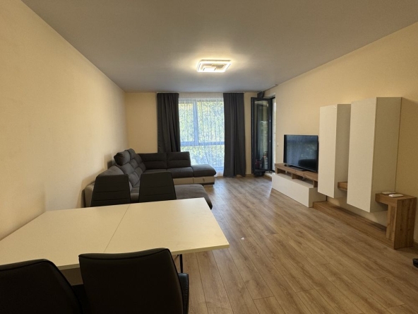 Дава се под наем Тристаен апартамент в Варна, Младост 2 - 98 кв.м за 770 € - Снимка #1