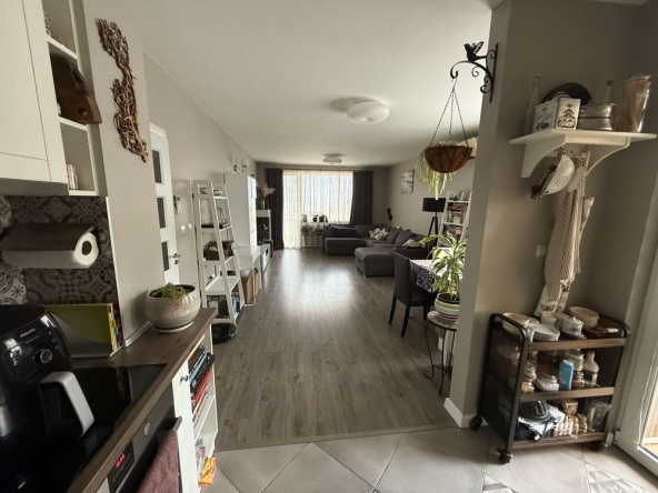 Тристаен апартамент в Велико Търново, Акация - 110 кв.м за 1991 €/кв.м - Снимка #1