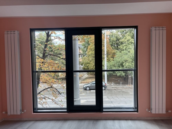 Дава се под наем Офис в София, Белите брези - 100 кв.м за 850 € - Снимка #1