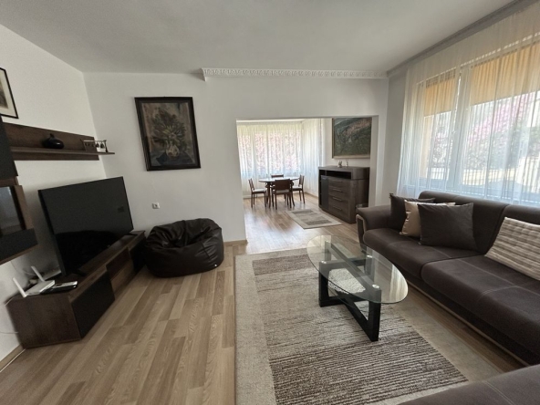 Дава се под наем Тристаен апартамент в Варна, Нептун - 110 кв.м за 760 € - Снимка #1