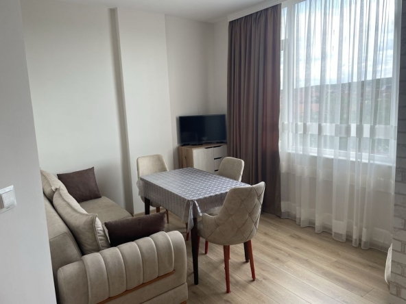 Дава се под наем Тристаен апартамент в Харманли - 80 кв.м за 306 € - Снимка #1