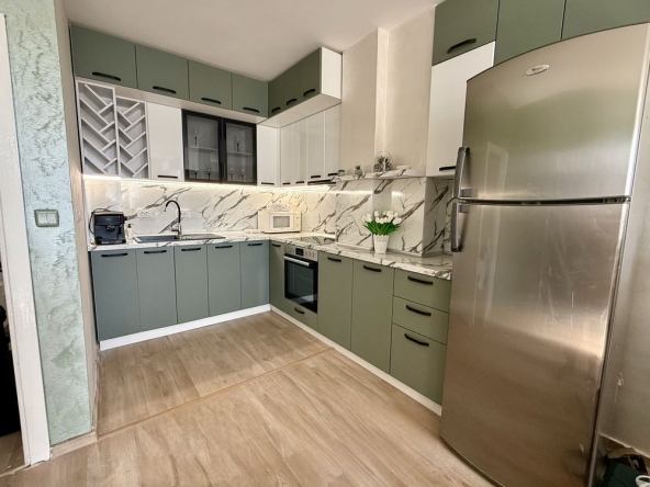 Дава се под наем Двустаен апартамент в Бургас, Меден рудник - зона А - 65 кв.м за 450 € - Снимка #1