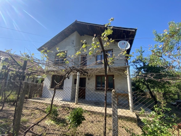 Къща в Ловеч, Център - 120 кв.м за 510 €/кв.м - Снимка #1