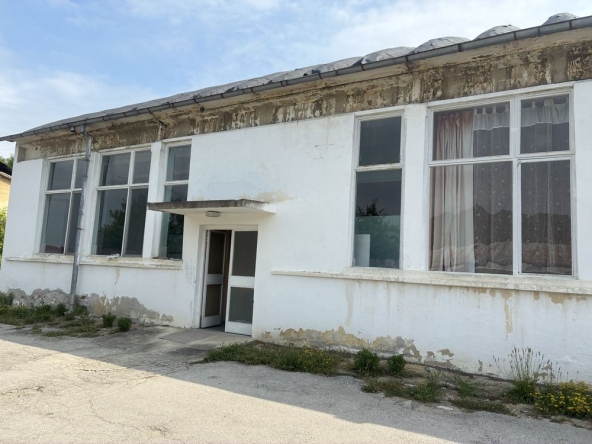 Дава се под наем Промишлена сграда в с. Велковци, Област Габрово - 200 кв.м за 2.55 € - Снимка #1