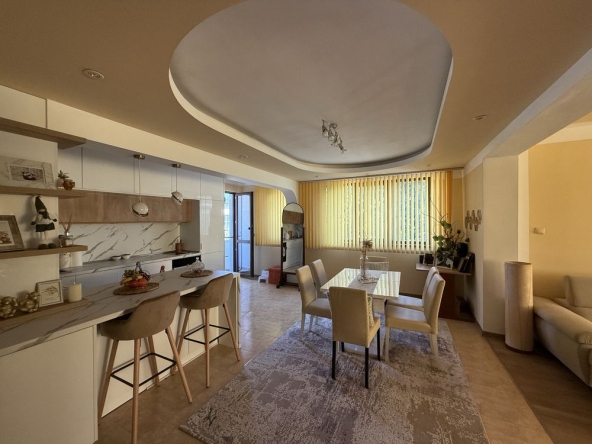 Дава се под наем Четиристаен апартамент в Стара Загора, Македонски - 140 кв.м за 663 € - Снимка #1