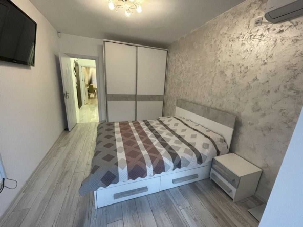 Дава се под наем Двустаен апартамент в София, Зона Б-18 - 68 кв.м за 561 € - Снимка #1