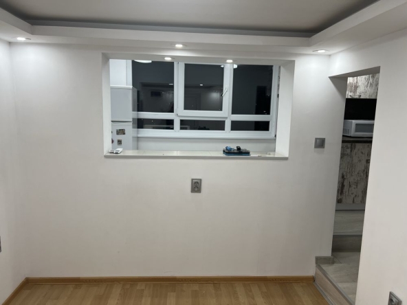 Дава се под наем Ателие в Шумен, 5-ти полк - 16000 кв.м за 163.2 € - Снимка #1