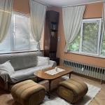 Дава се под наем Тристаен апартамент в Плевен, Идеален център - 80 кв.м за 331.5 € - Снимка #1