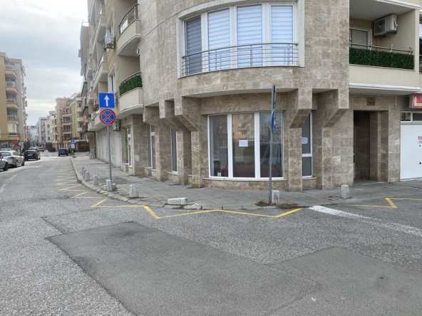 Магазин в Поморие - 75 кв.м за 1500 €/кв.м - Снимка #1