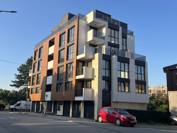 Дава се под наем Двустаен апартамент в София, 7-ми 11-ти километър - 60 кв.м за 190000 € - Снимка #1