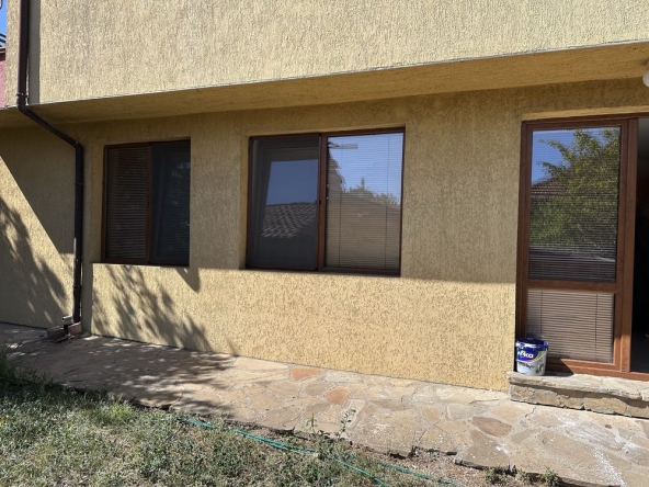 Дава се под наем Двустаен апартамент в Разград, Житница - 60 кв.м за 331.5 € - Снимка #1