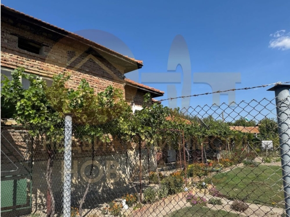 Къща в с. Съединение, Област Търговище - 120 кв.м за 362 €/кв.м - Снимка #1