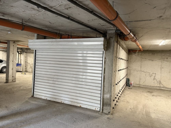 Дава се под наем Гараж / Паркомясто в София, Красно село - 15 кв.м за 102 € - Снимка #1