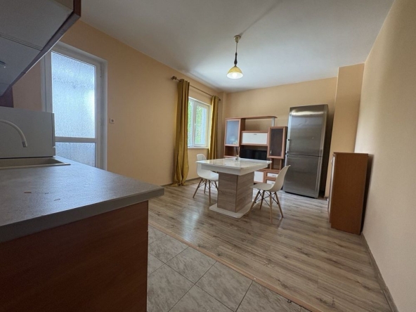 Тристаен апартамент в Пловдив, Гагарин - 94 кв.м за 1140 €/кв.м - Снимка #1