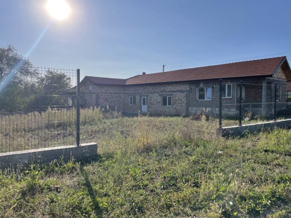 Къща в Исперих - 260 кв.м за 347 €/кв.м - Снимка #1