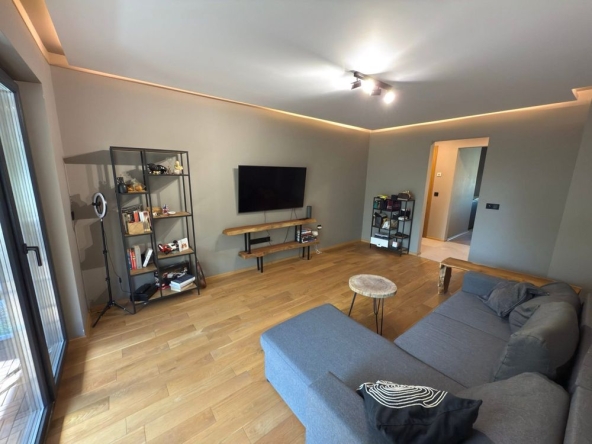 Дава се под наем Четиристаен апартамент в Варна, Генералите - 120 кв.м за 1200 € - Снимка #1