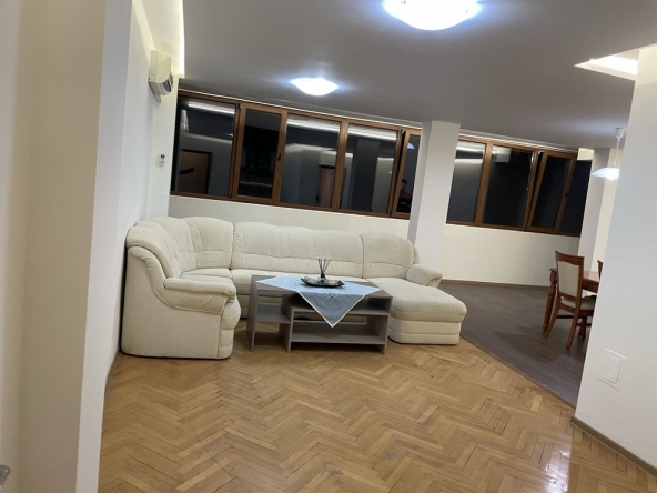 Дава се под наем Тристаен апартамент в к.к. Слънчев ден - 130 кв.м за 750 € - Снимка #1