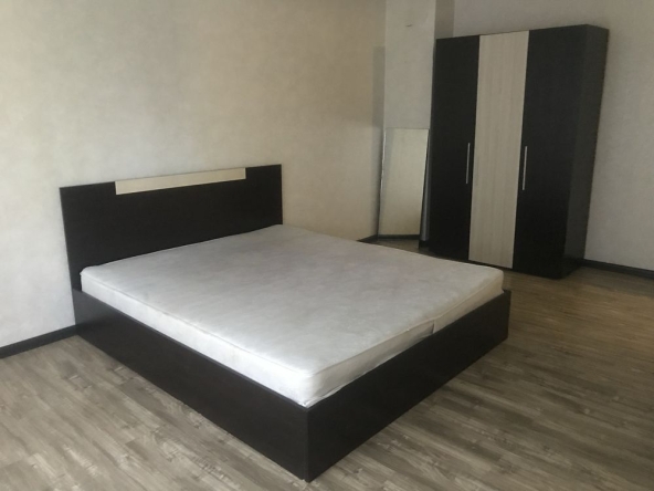 Дава се под наем Едностаен апартамент в Търговище, Боровец - 40 кв.м за 193.8 € - Снимка #1