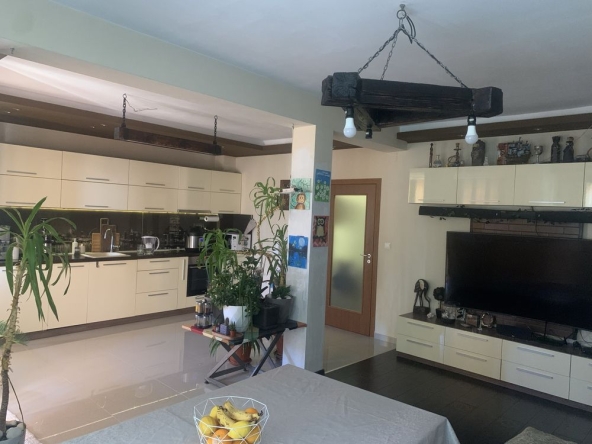 Тристаен апартамент в Ямбол, Аврен - 95 кв.м за 1605 €/кв.м - Снимка #1