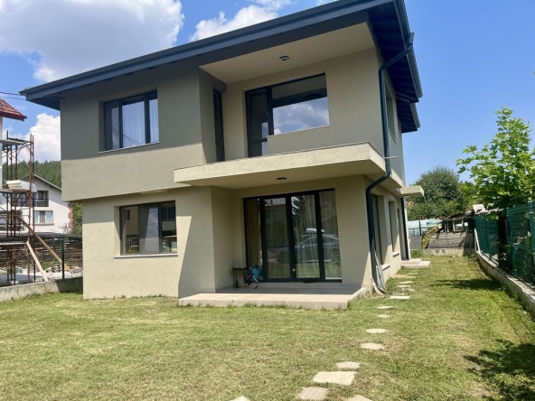 Къща в Перник, Мошино - 208 кв.м за 1924 €/кв.м - Снимка #1