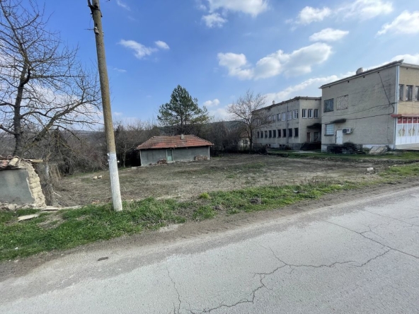 Парцел в с. Балкански, Област Разград - 566 кв.м за 15 €/кв.м - Снимка #1