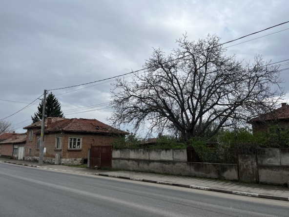 Къща в Пловдив, Въстанически - 1430 кв.м за 140 €/кв.м - Снимка #1