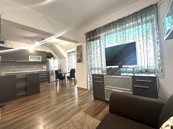 Дава се под наем Тристаен апартамент в Варна, Левски - 97 кв.м за 663 € - Снимка #1