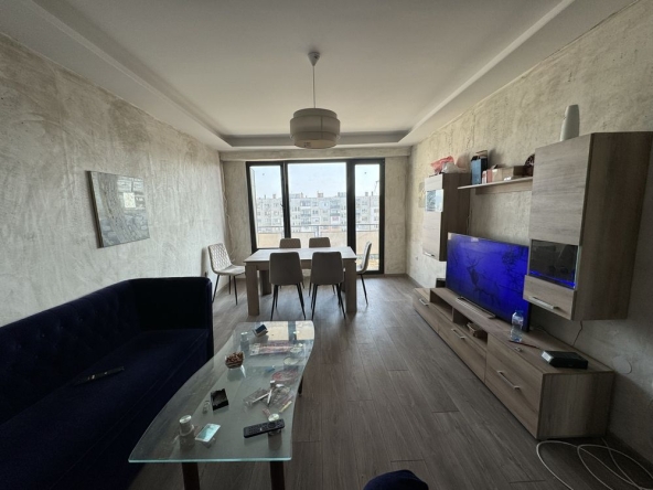 Тристаен апартамент в Казанлък - 84 кв.м за 710 €/кв.м - Снимка #1