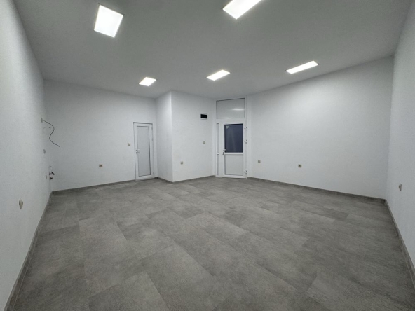 Дава се под наем Офис в Варна, Център - 36 кв.м за 459 € - Снимка #1