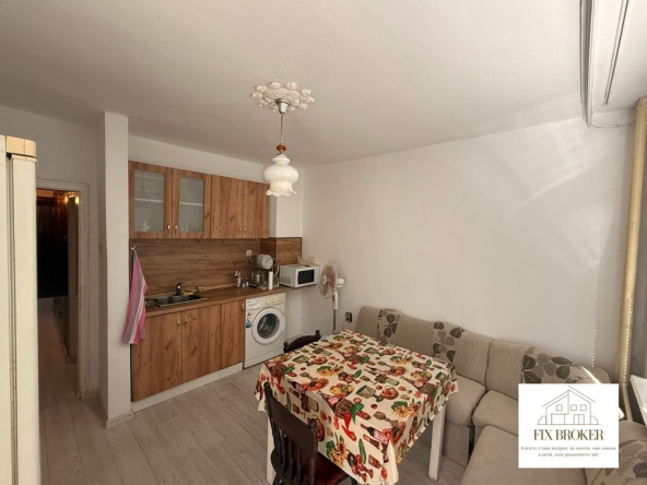 Дава се под наем Четиристаен апартамент в Плевен, Идеален център - 110 кв.м за 408 € - Снимка #1