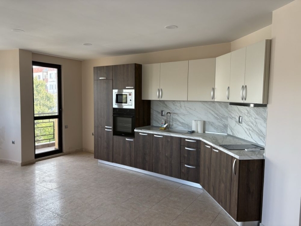 Тристаен апартамент в Пловдив, Кючук Париж - 115 кв.м за 1696 €/кв.м - Снимка #1