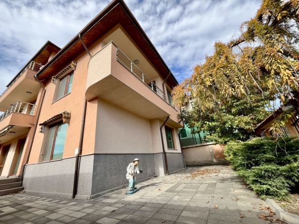 Къща в Пазарджик, Руски - 180 кв.м за 1723 €/кв.м - Снимка #1