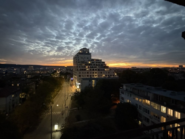 Дава се под наем Едностаен апартамент в Варна, Спортна зала - 10 кв.м за 198.9 € - Снимка #1