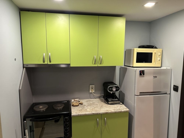 Дава се под наем Едностаен апартамент в Плевен, Сторгозия - 26 кв.м за 178.5 € - Снимка #1