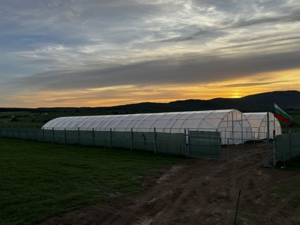 Дава се под наем Земеделски имот в с. Равадиново, Област Бургас -  кв.м за 10.2 € - Снимка #1