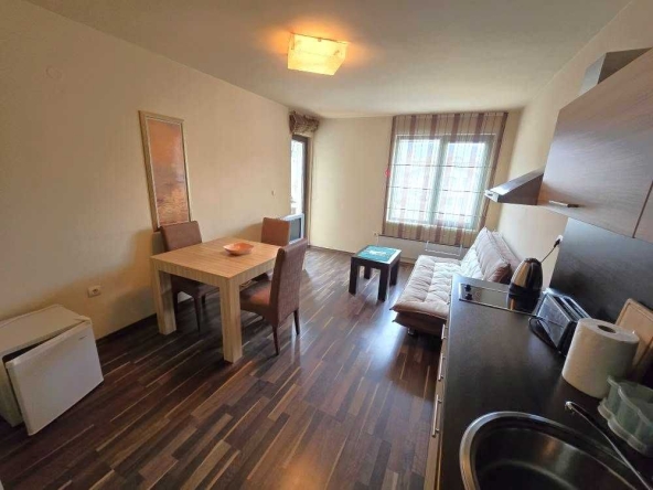 Дава се под наем Тристаен апартамент в Банско - 85 кв.м за 450 € - Снимка #1