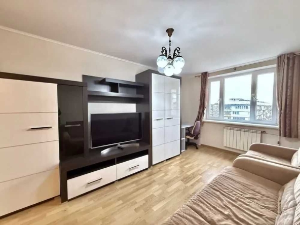 Дава се под наем Двустаен апартамент в София, Зона Б-18 - 68 кв.м за 459 € - Снимка #1