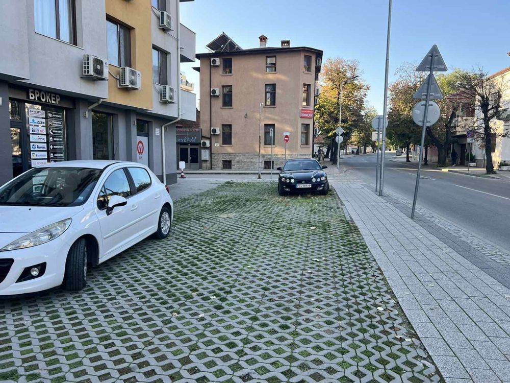 Дава се под наем Гараж / Паркомясто в Пловдив, Централна гара - 25 кв.м за 102 € - Снимка #1