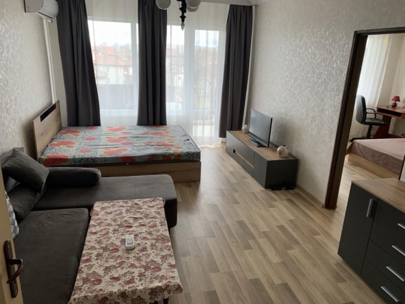 Дава се под наем Тристаен апартамент в Монтана, Промишлена зона - 85 кв.м за 306 € - Снимка #1