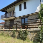 Дава се под наем Къща в с. Юнец, Област Варна - 180 кв.м за 150000 € - Снимка #1