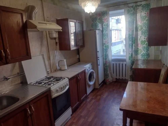 Дава се под наем Двустаен апартамент в София, Център - 55 кв.м за 407.49 € - Снимка #1