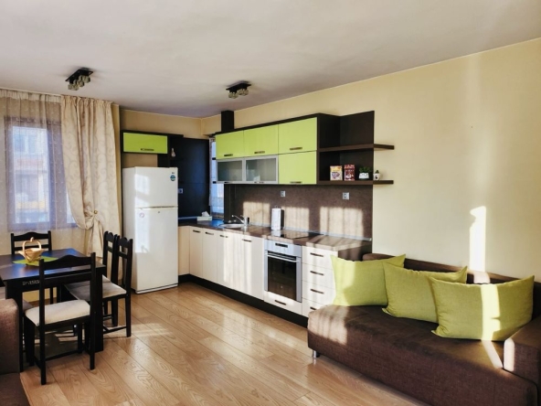 Дава се под наем Тристаен апартамент в Стара Загора, Център - 80 кв.м за 433.5 € - Снимка #1