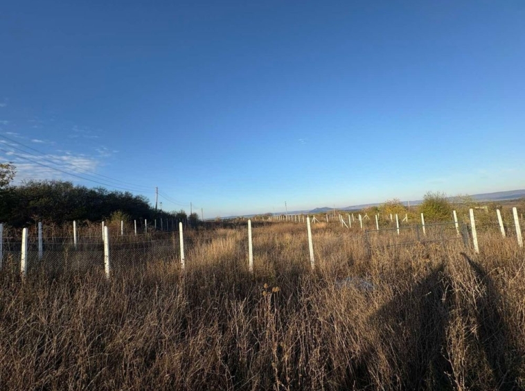 Парцел в с. Овчарово, Област Търговище - 2200 кв.м за 14 €/кв.м - Снимка #1