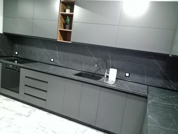 Тристаен апартамент в Силистра, Митница - 93 кв.м за 1015 €/кв.м - Снимка #1