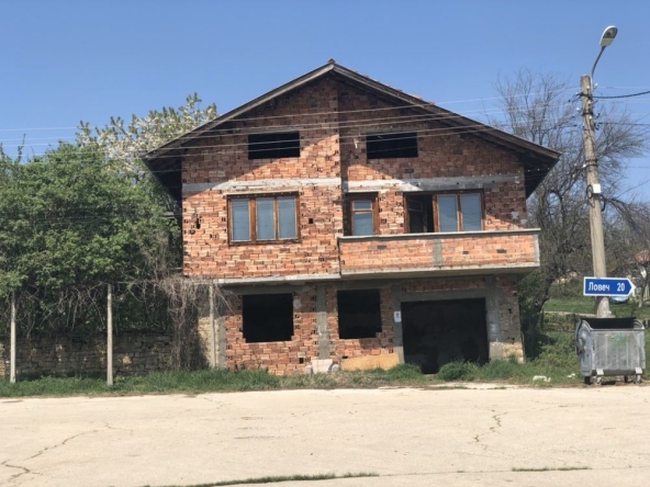 Къща в с. Прелом, Област Ловеч - 120 кв.м за 148 €/кв.м - Снимка #1