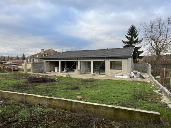 Къща в с. Драгоево, Област Шумен - 112 кв.м за 1093 €/кв.м - Снимка #1