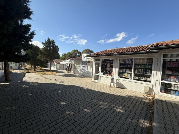 Дава се под наем Магазин в Варна, Владислав Варненчик - 15 кв.м за 306 € - Снимка #1