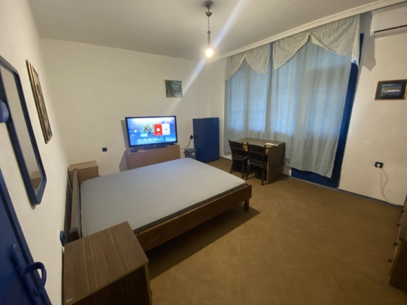 Дава се под наем Едностаен апартамент в Стара Загора, Три чучура - юг - 40 кв.м за 219.3 € - Снимка #1