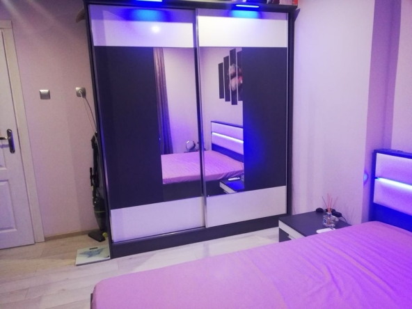 Дава се под наем Етаж от къща в Перник, Байкушева махала - 45 кв.м за 331.5 € - Снимка #1