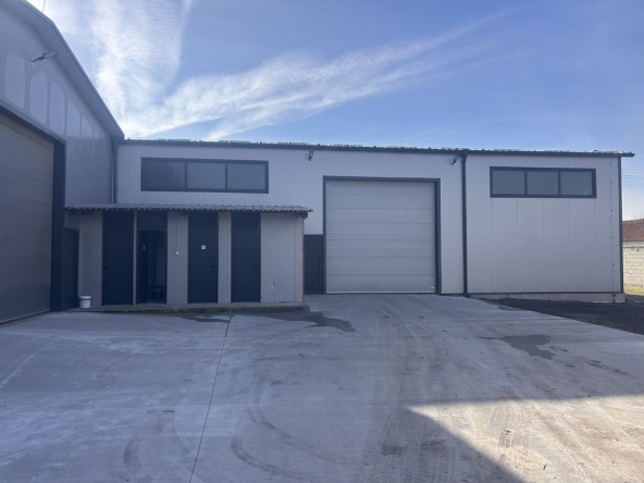 Дава се под наем Промишлена сграда в с. Ягодово, Област Пловдив - 530 кв.м за 1545.81 € - Снимка #1